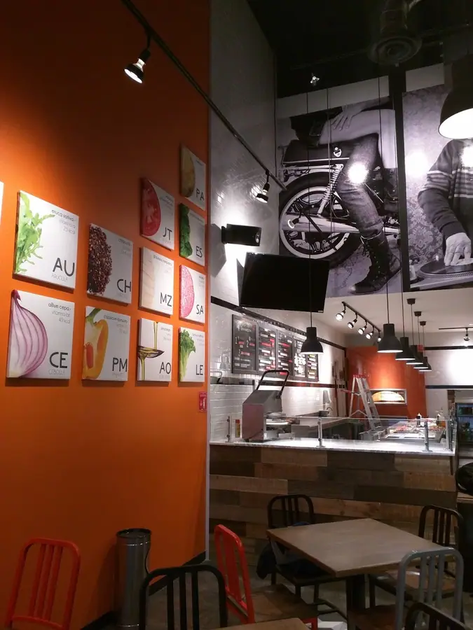 Pizzology, Mexico City. Photograph 3 of 4