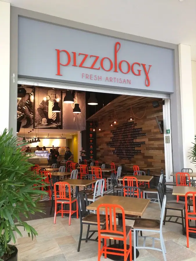 Pizzology, Mexico City. Photograph 4 of 4